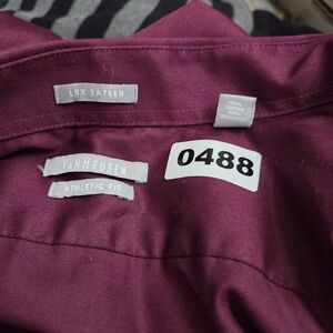 Van Heusen Lux Sateen Shirt in Burgundy